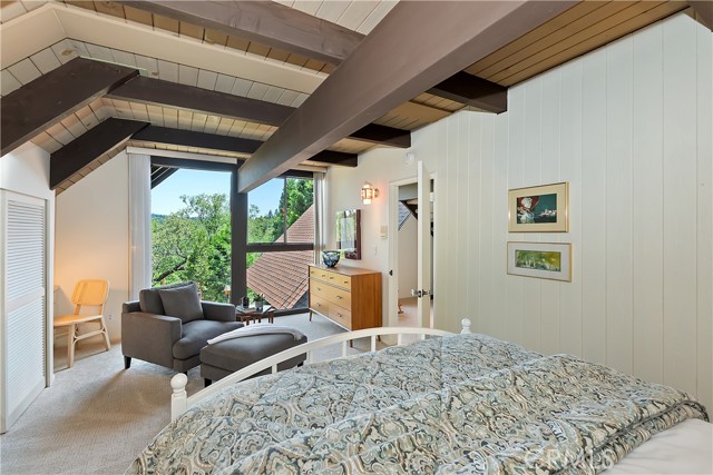 27280 Peninsula Drive, Lake Arrowhead CA: https://media.crmls.org/medias/854ea783-bd6e-42bc-9f30-9cf906ed7a13.jpg