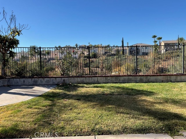 Detail Gallery Image 18 of 19 For 23426 Farnham Ln, Murrieta,  CA 92562 - 5 Beds | 2/1 Baths