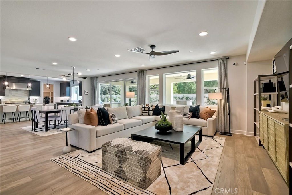 3042 Mesa Glen