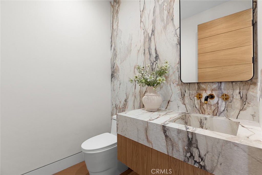 https://media.crmls.org/medias/85511aa4-abda-4be9-b1d0-9da8bf6b29a5.jpg?preset=X-Large