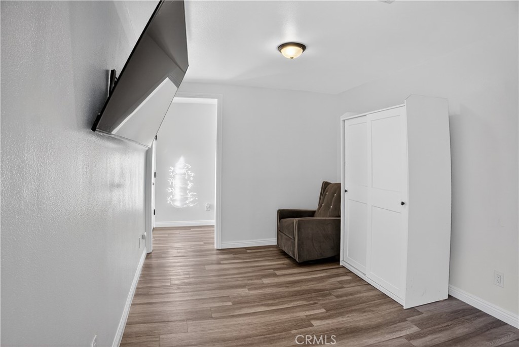 https://media.crmls.org/medias/8551272b-e309-45f1-b30e-2b8d4c7bed89.jpg?preset=X-Large