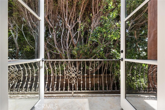 Detail Gallery Image 41 of 64 For 2516 Walnut Ave, Manhattan Beach,  CA 90266 - 5 Beds | 5/1 Baths