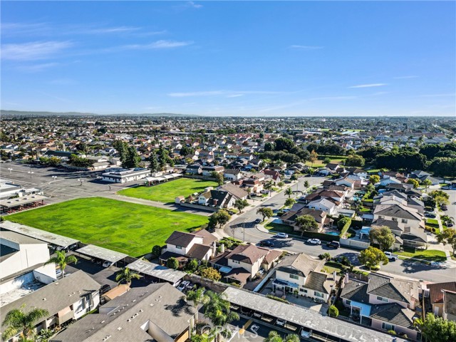 Detail Gallery Image 32 of 34 For 9122 Windsor Cir, Cypress,  CA 90630 - 4 Beds | 3 Baths