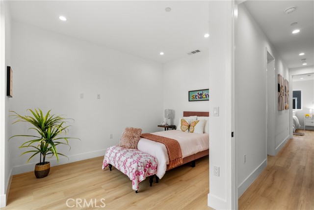 201 S Westlake Ave, Los Angeles CA: https://media.crmls.org/medias/8552c7d9-35a5-48c2-b9be-cb821e6a8180.jpg