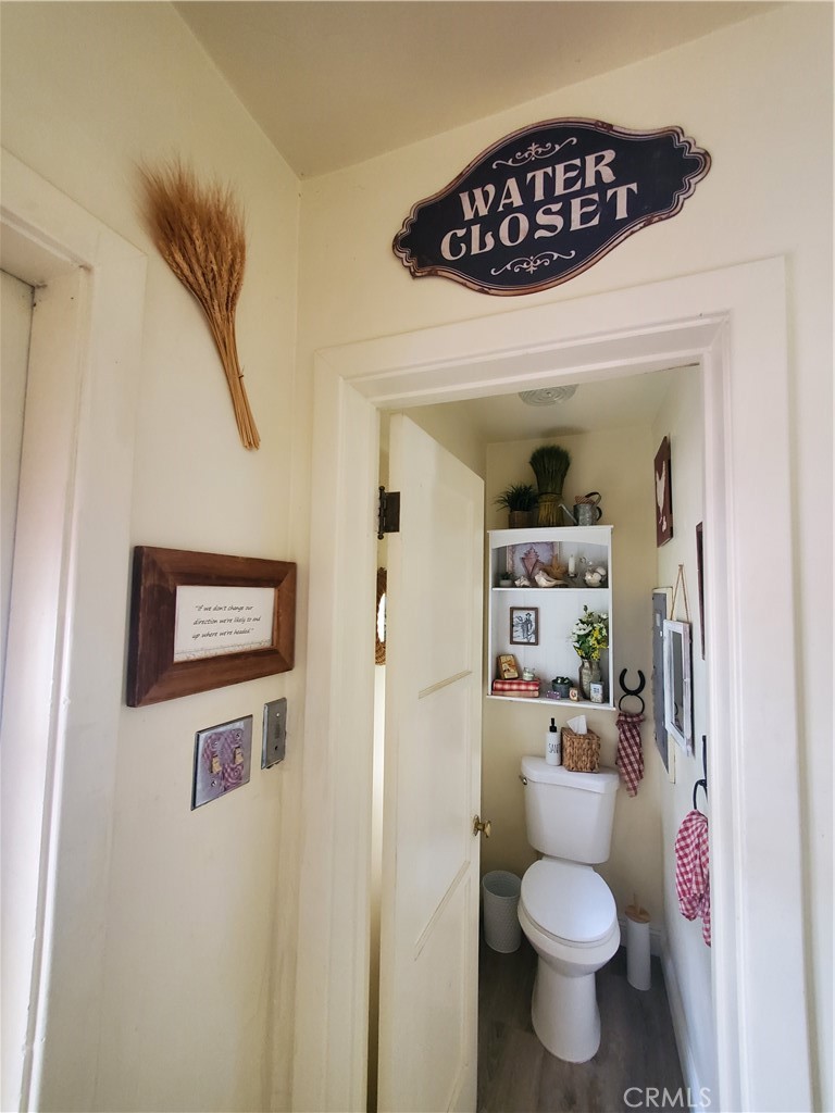 https://media.crmls.org/medias/855323be-9c1b-412b-9f01-d6095b8bc3f6.jpg?preset=X-Large