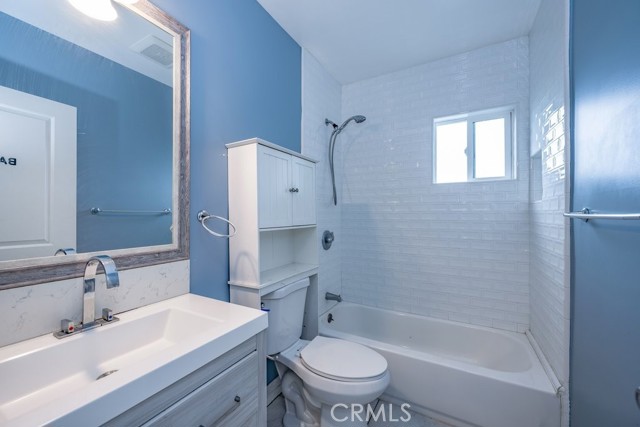 Detail Gallery Image 12 of 21 For 6719 1/2 Vineland, North Hollywood,  CA 91606 - 3 Beds | 2 Baths