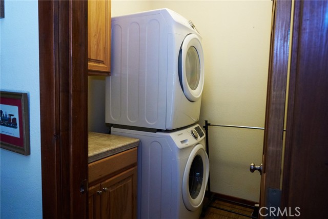 Washer + Dryer, comes with house
