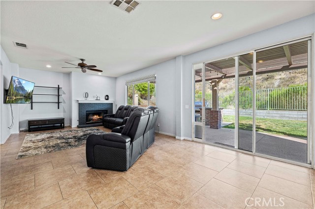 Detail Gallery Image 23 of 68 For 31205 Cherry Dr, Castaic,  CA 91384 - 5 Beds | 3 Baths