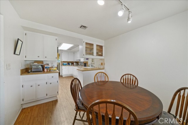 31919 FLORIDA Avenue, Mentone CA: https://media.crmls.org/medias/8555764d-6179-49b1-aa95-a432612ad3c6.jpg