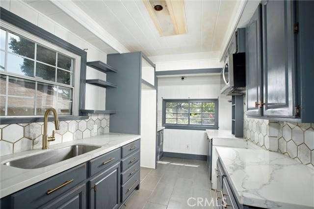 Detail Gallery Image 7 of 22 For 7339 Baird Ave, Reseda,  CA 91335 - 3 Beds | 1 Baths