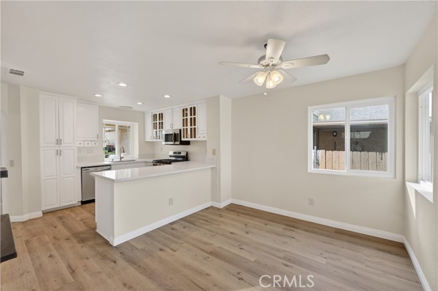 Detail Gallery Image 4 of 18 For 1942 Sandcastle, Perris,  CA 92571 - 3 Beds | 2/1 Baths