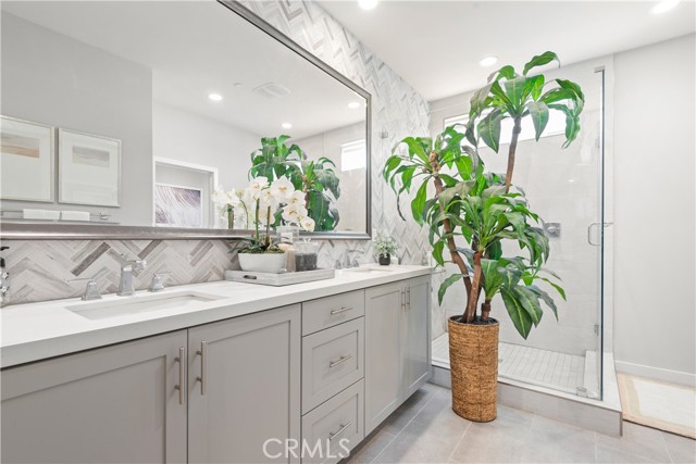 920 E Santa Ana Street, Anaheim CA: https://media.crmls.org/medias/85572358-e6d5-425c-927e-6658d18a0f67.jpg