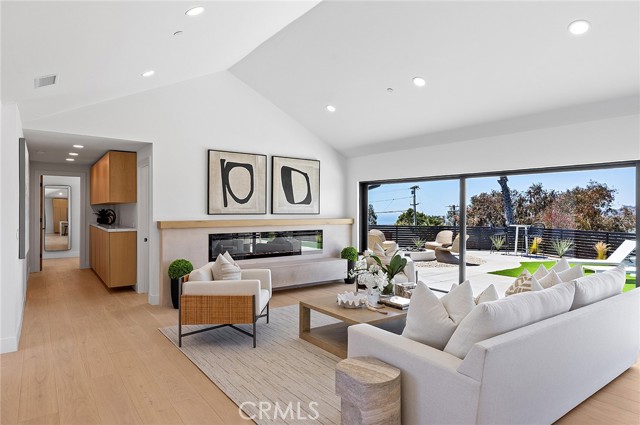 Detail Gallery Image 7 of 74 For 820 Calle Mendoza, San Clemente,  CA 92672 - 4 Beds | 3 Baths