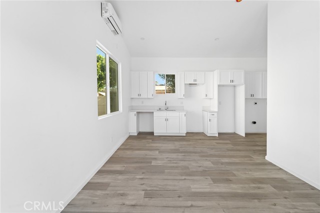 Detail Gallery Image 2 of 11 For 8510 1/2 Wilbur, Northridge,  CA 91324 - 1 Beds | 1 Baths