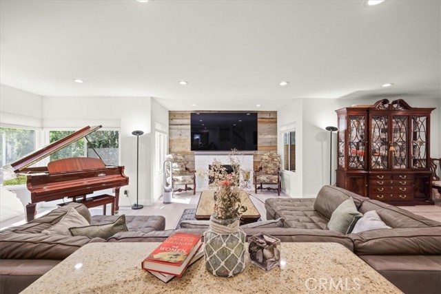 Detail Gallery Image 5 of 46 For 4975 N Buttercreek Rd, Moorpark,  CA 93021 - 4 Beds | 2/1 Baths