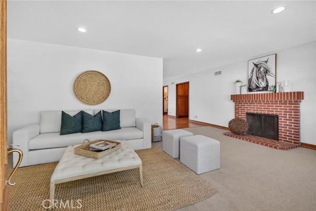 87 Dapplegray Lane, Rolling Hills Estates, California 90274, 5 Bedrooms Bedrooms, ,4 BathroomsBathrooms,Residential,For Sale,Dapplegray Lane,SB25233614
