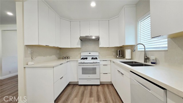 Detail Gallery Image 24 of 50 For 11141 Mcvine Ave, Sunland,  CA 91040 - 4 Beds | 3 Baths