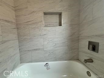 Detail Gallery Image 6 of 7 For 10719 Mona Bld, Los Angeles,  CA 90059 - 4 Beds | 2 Baths