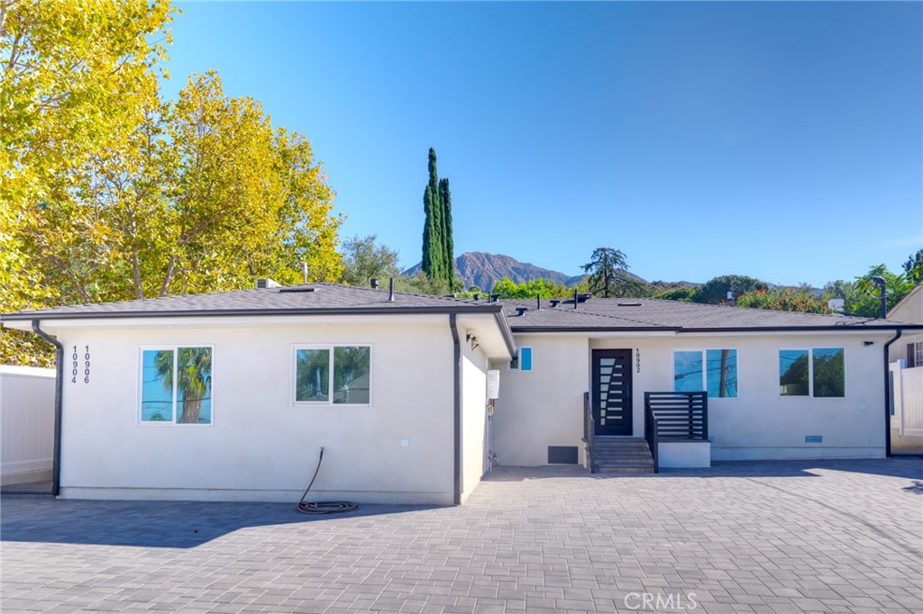 10906 Tujunga Cyn — image 1