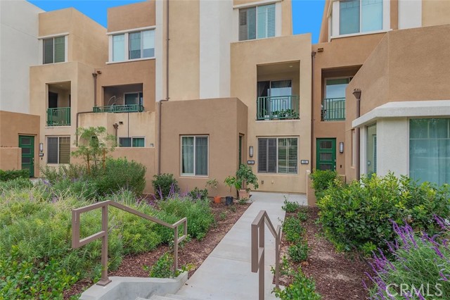 Detail Gallery Image 2 of 25 For 118 Cadence, Irvine,  CA 92618 - 3 Beds | 3/1 Baths