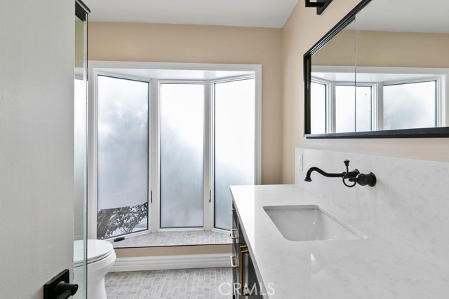 Detail Gallery Image 14 of 23 For 313 Larkspur, Corona Del Mar,  CA 92625 - 3 Beds | 2 Baths