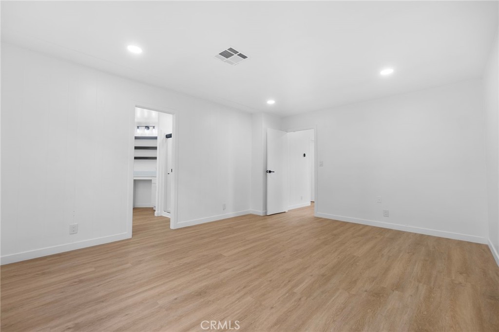 MLS #OC25240033 image #34