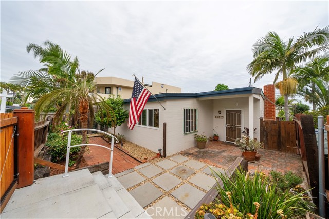 2324 Manchester Avenue, Cardiff by the Sea CA: https://media.crmls.org/medias/855cbfdf-3e65-45c7-8226-91053e7b3718.jpg