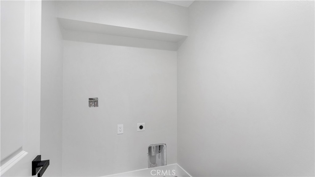 https://media.crmls.org/medias/855cffa7-ea68-43c1-8361-86a0f63ce9fb.jpg?preset=X-Large