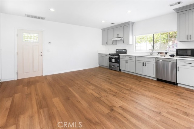 Detail Gallery Image 32 of 56 For 6608 Saint Clair Ave, North Hollywood,  CA 91606 - 4 Beds | 3 Baths
