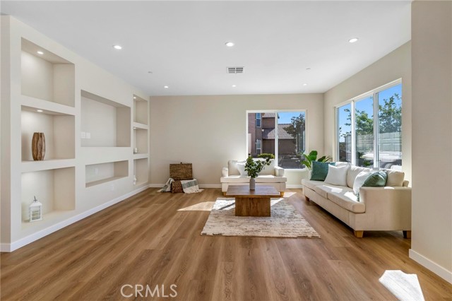 Image 9 of 50 For 26987 Lakeview Drive