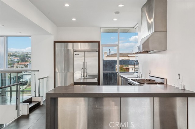 Detail Gallery Image 8 of 66 For 5251 Zakon Rd, Torrance,  CA 90505 - 4 Beds | 4 Baths