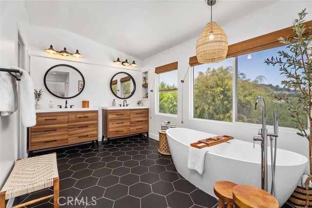 23 Constellation Way, Coto de Caza CA: https://media.crmls.org/medias/855df9a1-5df8-451b-96c2-7d47d815186e.jpg