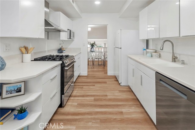 Image 8 of 34 For 4738 La Villa Marina  H