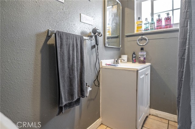Detail Gallery Image 10 of 39 For 907 E 109th Pl, Los Angeles,  CA 90059 - – Beds | – Baths