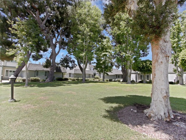 Detail Gallery Image 3 of 21 For 8271 Cape Horn Dr, Huntington Beach,  CA 92646 - 2 Beds | 1/1 Baths
