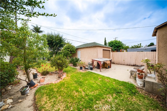 5870 Lemon Avenue, Long Beach CA: https://media.crmls.org/medias/855fc521-3c2a-415a-a487-f9f8e1d7e524.jpg