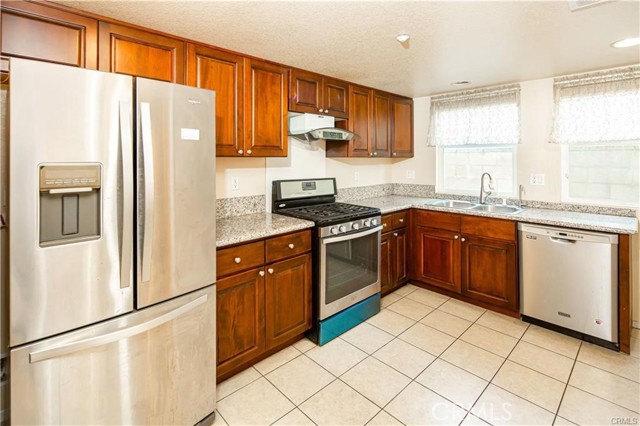Detail Gallery Image 8 of 22 For 2463 Oswego St #109,  Pasadena,  CA 91107 - 3 Beds | 3/1 Baths