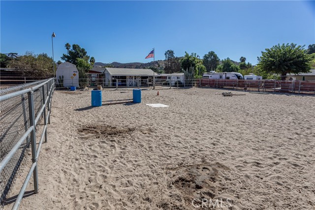 Detail Gallery Image 41 of 47 For 9730 Stonehurst Ave, Sun Valley,  CA 91352 - 3 Beds | 2 Baths