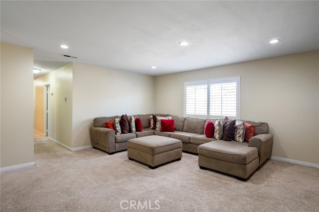 Detail Gallery Image 5 of 26 For 857 E 109th, Los Angeles,  CA 90059 - 4 Beds | 2 Baths