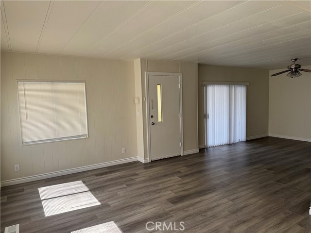 Detail Gallery Image 3 of 16 For 200 W San Bernardino Ave #76,  Rialto,  CA 92376 - 2 Beds | 2 Baths