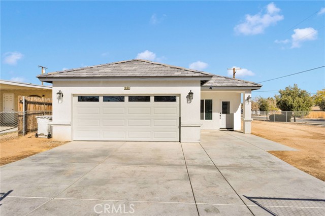 Detail Gallery Image 3 of 30 For 16150 Smoke Tree, Hesperia,  CA 92345 - 3 Beds | 2 Baths