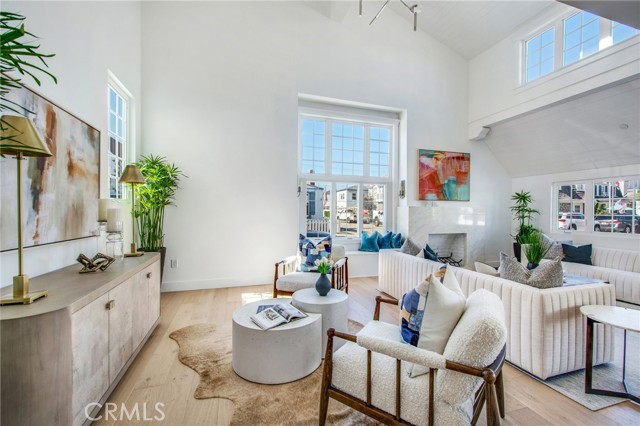 Detail Gallery Image 18 of 44 For 1103 Balboa Ave, Newport Beach,  CA 92662 - 4 Beds | 3/1 Baths