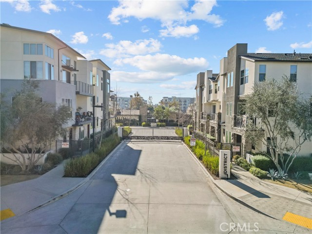 Detail Gallery Image 10 of 56 For 19542 Empire Ln, Northridge,  CA 91324 - 4 Beds | 4 Baths