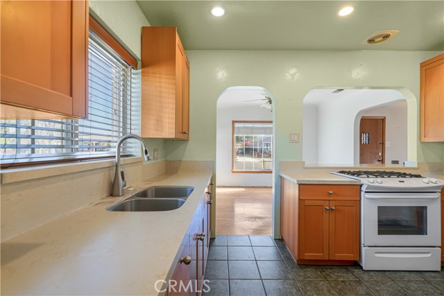 Detail Gallery Image 10 of 24 For 2307 Daisy Ave, Long Beach,  CA 90806 - 2 Beds | 1 Baths