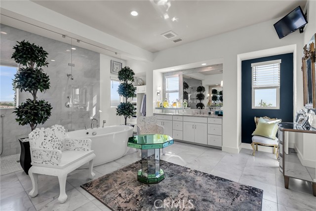 Detail Gallery Image 14 of 28 For 7420 via Montecito, Riverside,  CA 92506 - 5 Beds | 5/2 Baths