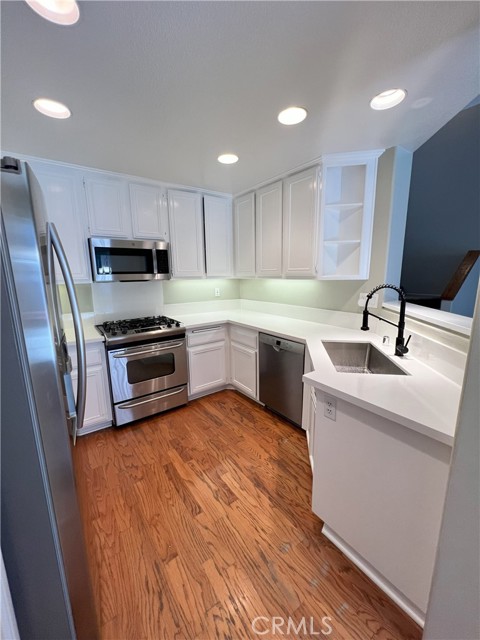 Detail Gallery Image 5 of 20 For 29 Morning Glory, Rancho Santa Margarita,  CA 92688 - 3 Beds | 3 Baths