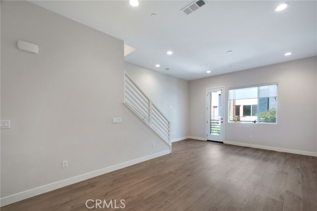 225 Elm Avenue, Long Beach CA: https://media.crmls.org/medias/8563c8da-97ce-48a5-bcf8-f466a41c2ab3.jpg