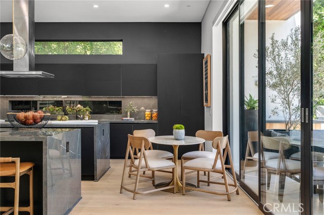 Detail Gallery Image 18 of 59 For 15231 Greenleaf St, Sherman Oaks,  CA 91403 - 6 Beds | 7/1 Baths