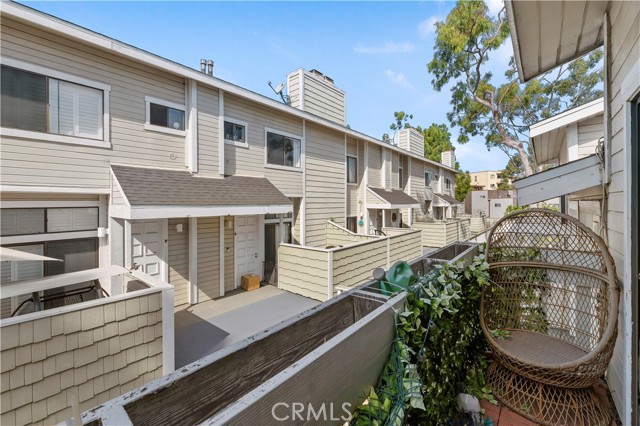 Detail Gallery Image 23 of 31 For 4652 Don Lorenzo #B,  Los Angeles,  CA 90008 - 3 Beds | 3 Baths