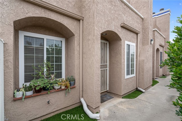 Detail Gallery Image 3 of 34 For 11819 Loma Dr #1,  Whittier,  CA 90604 - 2 Beds | 3 Baths